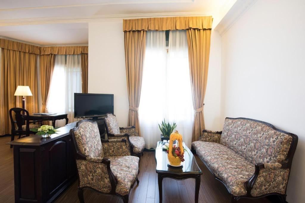 Hoa Binh Hotel Hanoi Exterior photo
