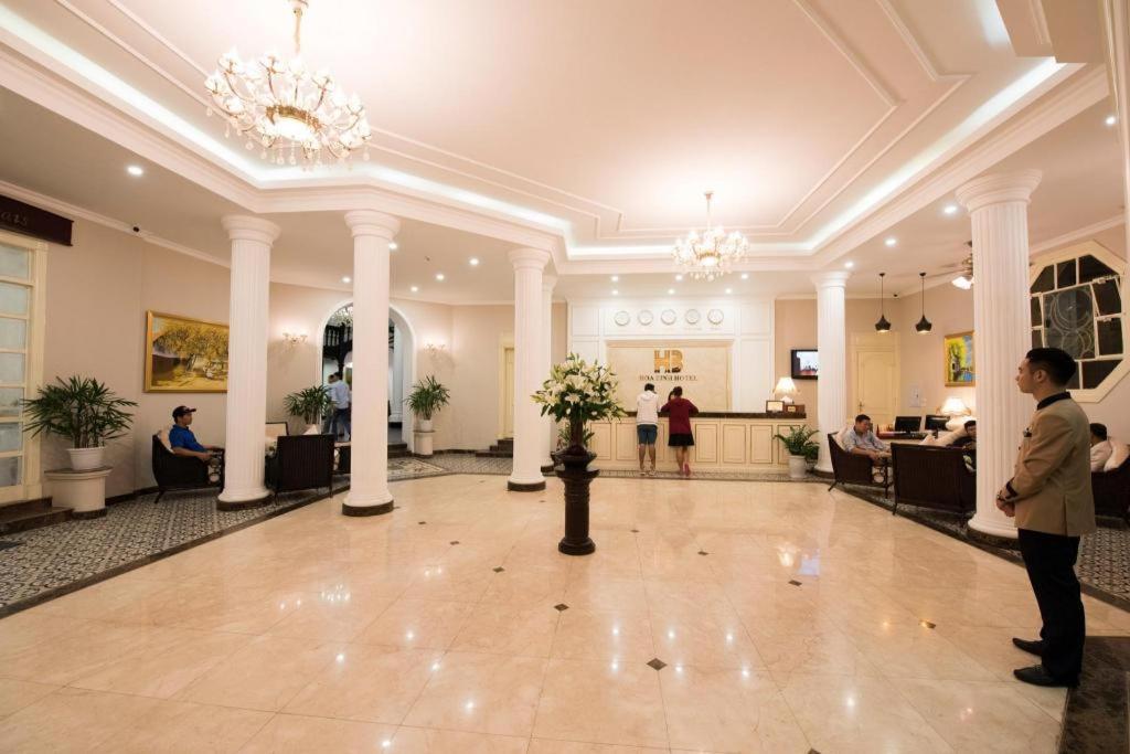Hoa Binh Hotel Hanoi Exterior photo