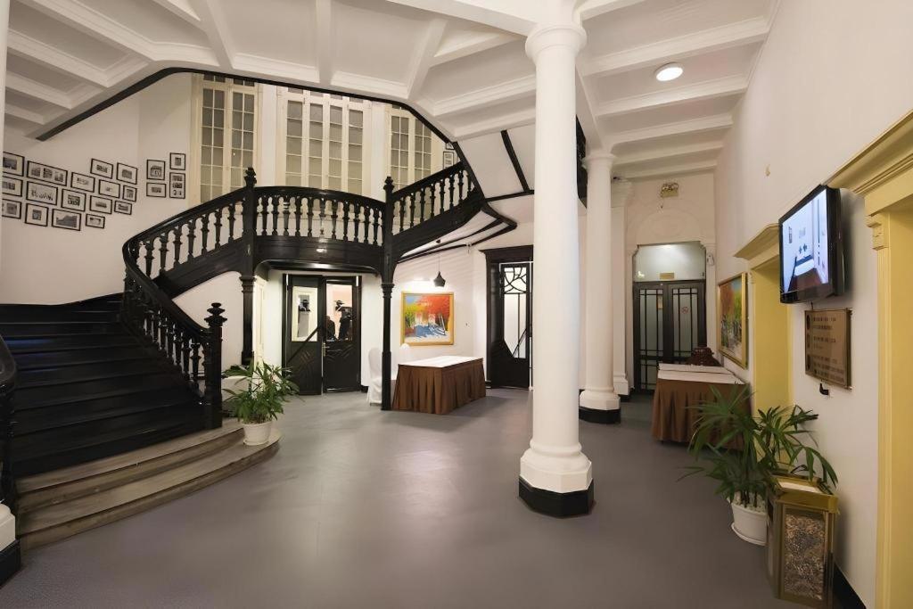Hoa Binh Hotel Hanoi Exterior photo